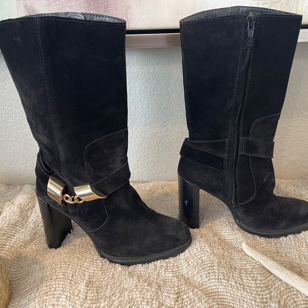 Like NEW Stuart Weitzman Slouchy Suede Black Tread Heeled Boots 37 1/2 size 7US - Picture 8 of 8